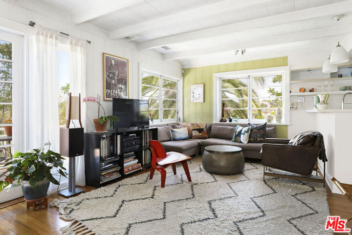 Property Photo: 1538 Parmer Ave CA 90026