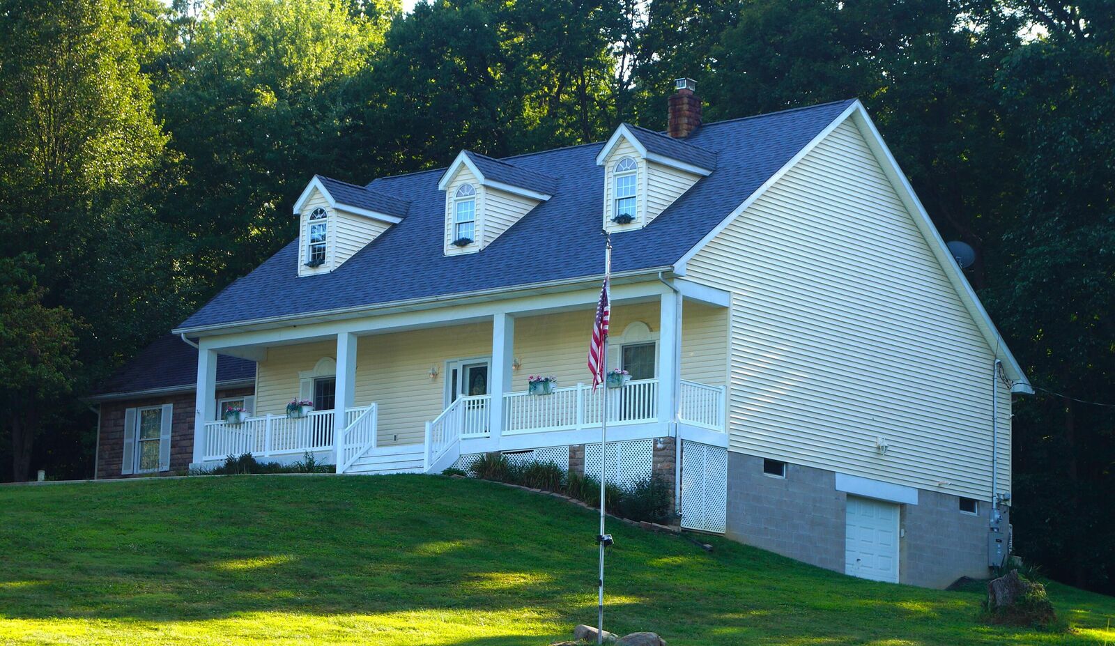 Property Photo: 2474 Sleepy Hollow SE Road OH 43056