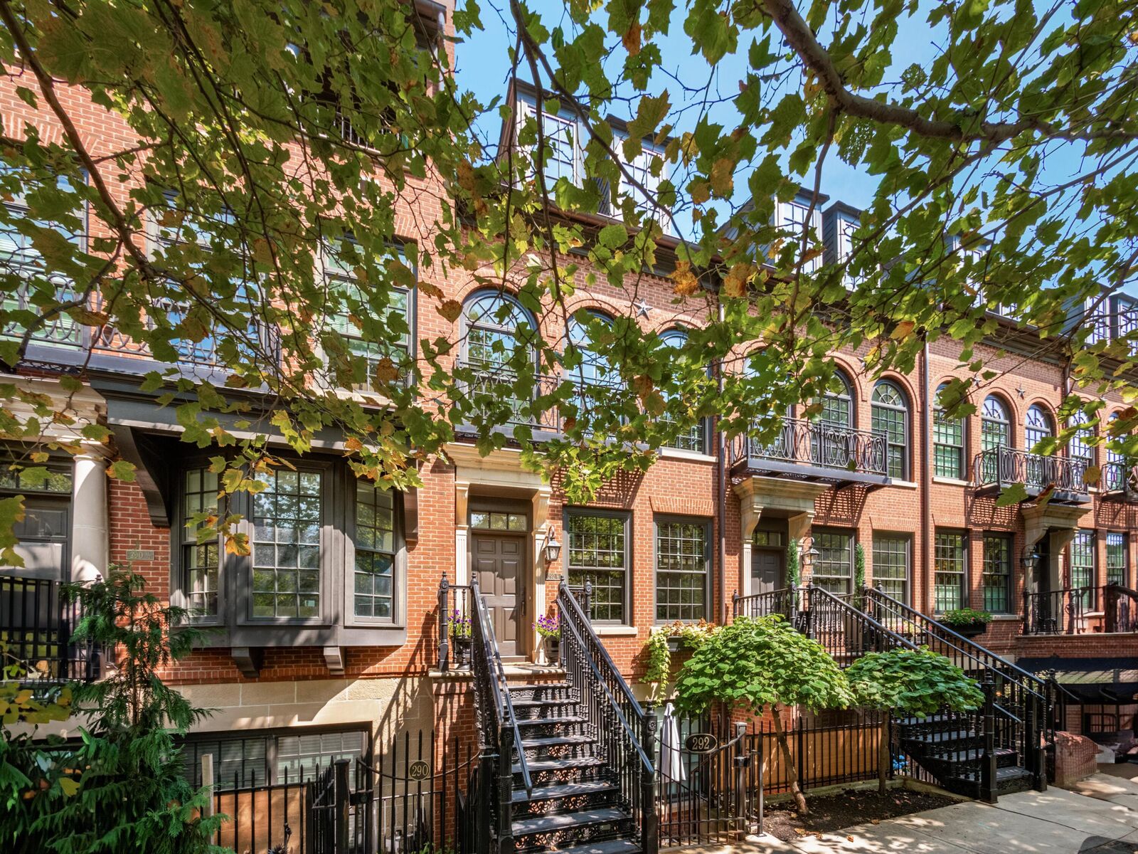 Property Photo: 292 1/2 E Gay Street OH 43215