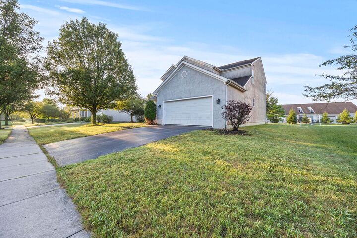 Property Photo: 5935 Pondview Court OH 43026