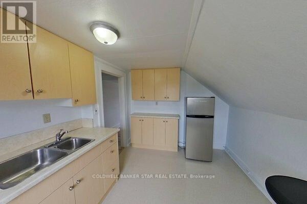 Photo de la propriété:  82 Ontario Street South Upper  ON N0M 1T0 