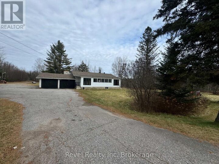 Property Photo:  3877 17 Highway East  ON P0H 1V0 