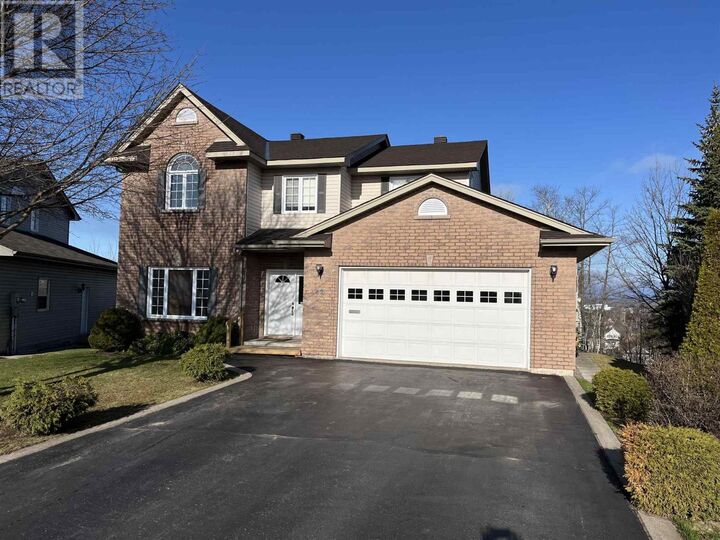 Photo de la propriété:  42 Cody Point Ct  ON P6B 6L8 