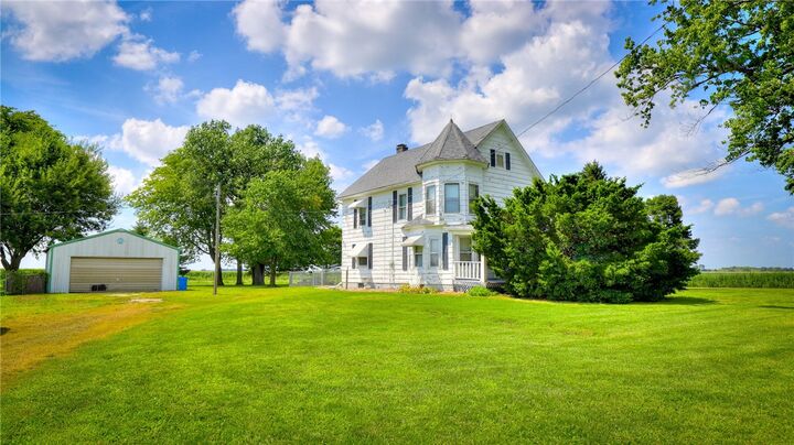 1379 N Prairie View Road  Oakley IL 62501 photo