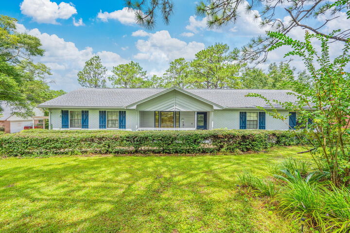 Property Photo: 5770 Wildwood Road FL 32536