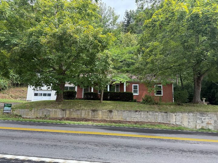 Property Photo: 1462 Ky. Rt. 40 KY 41256