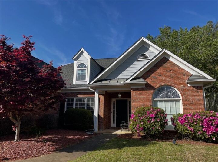 Property Photo:  