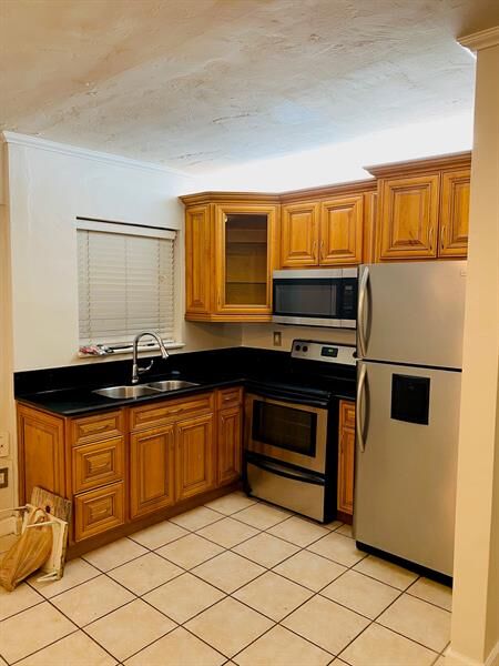 Property Photo: 1301 N 12th Ct 12A FL 33019