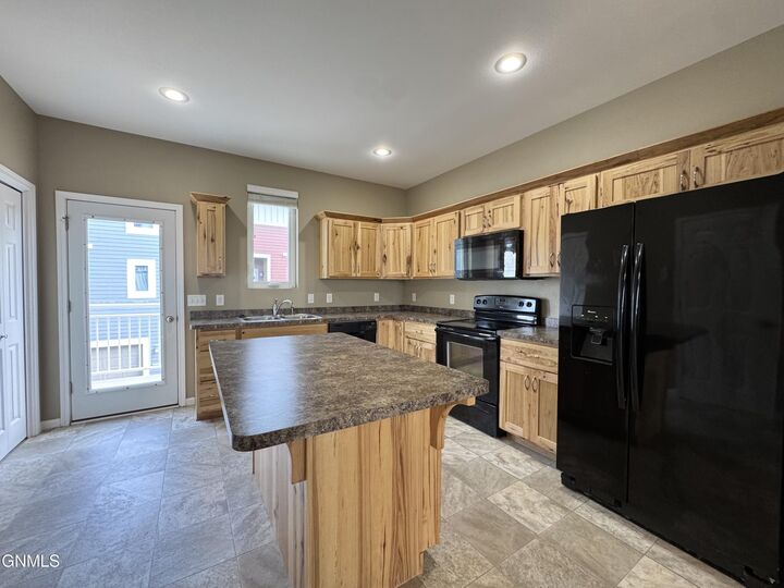 Property Photo:  3163 Sullivan Loop  ND 58504 