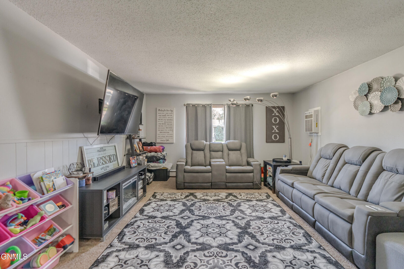 Property Photo:  331 &Amp 333 Ingals Avenue W  ND 58504 