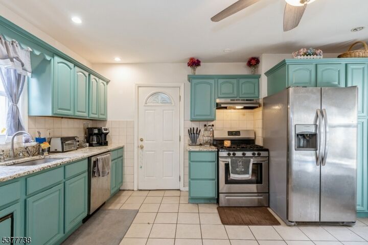 Property Photo:  656 Scotland Rd  NJ 07050 