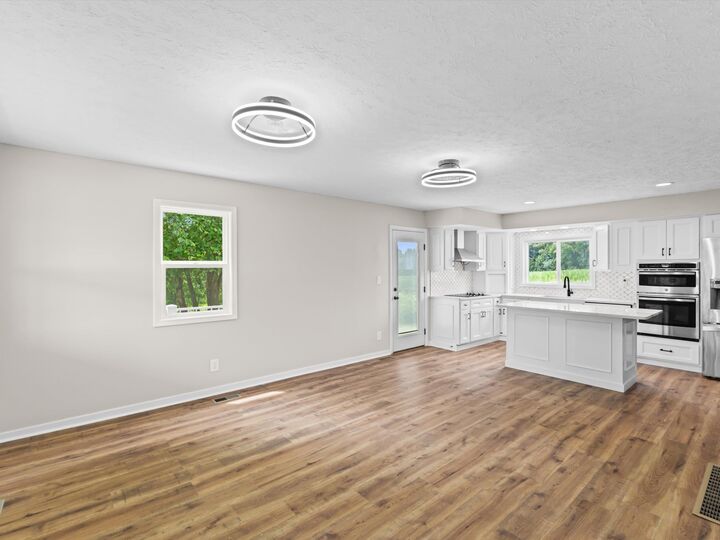 Property Photo: 8948 Wn Royster Rd KY 42452