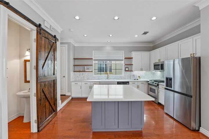 Property Photo:  1646 W 13th Street  TX 77008 