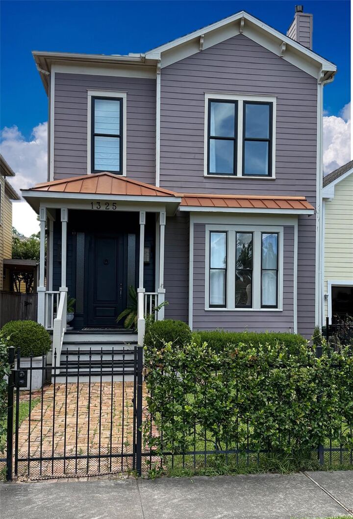 1325 Ashland Street  Houston TX 77008 photo