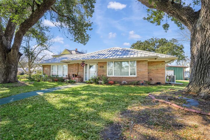 Property Photo: 232 S Holland Street TX 77418