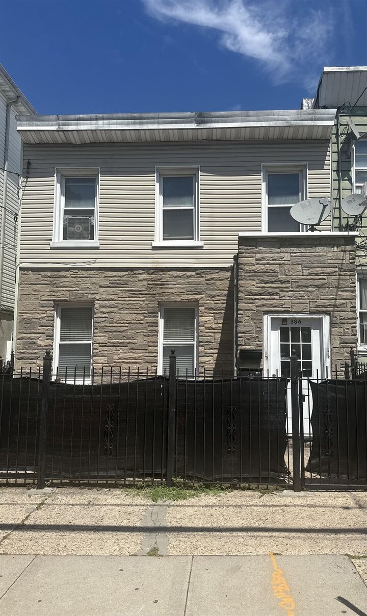 386 Union St  Jc, West Bergen NJ 07304 photo