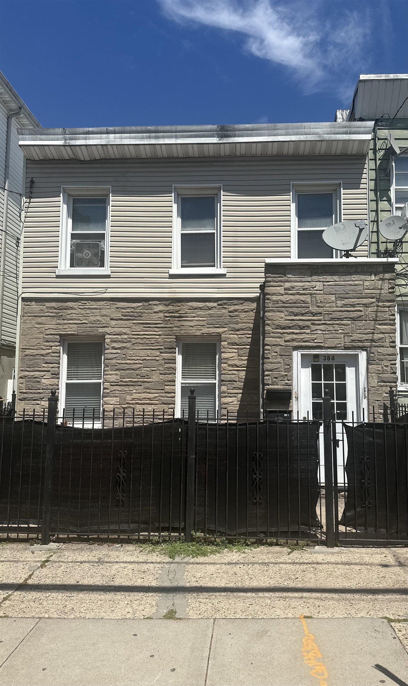 Property Photo:  386 Union St  NJ 07304 