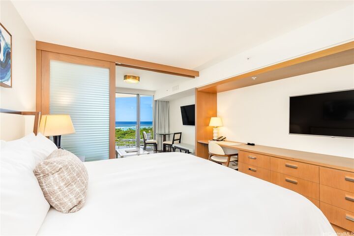 Property Photo: 2139 Kuhio Avenue 1809 HI 96815