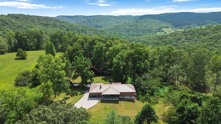 Property Photo:  2860 Highway 1643  KY 42501 