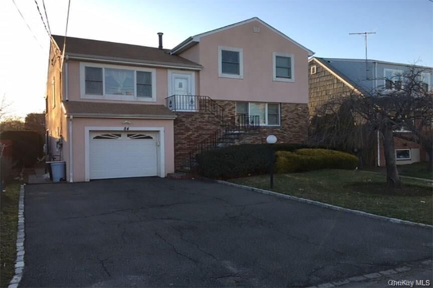 Property Photo:  84 Post Place 2  NY 10528 