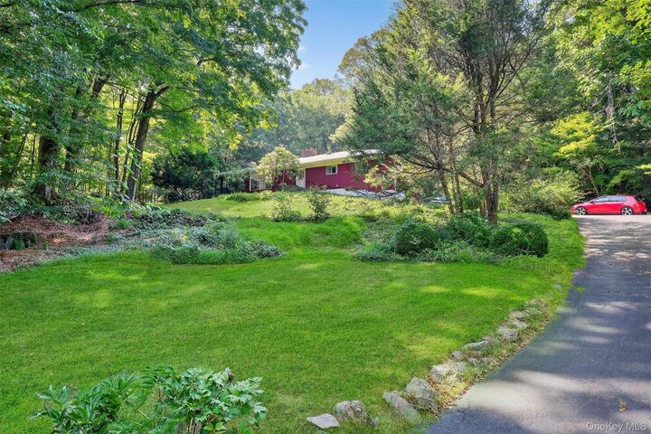 Property Photo:  1590 Croton Lake Road  NY 10598 