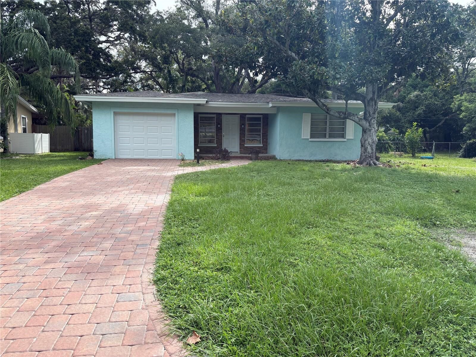 Property Photo:  1669 Paloma Lane  FL 34698 