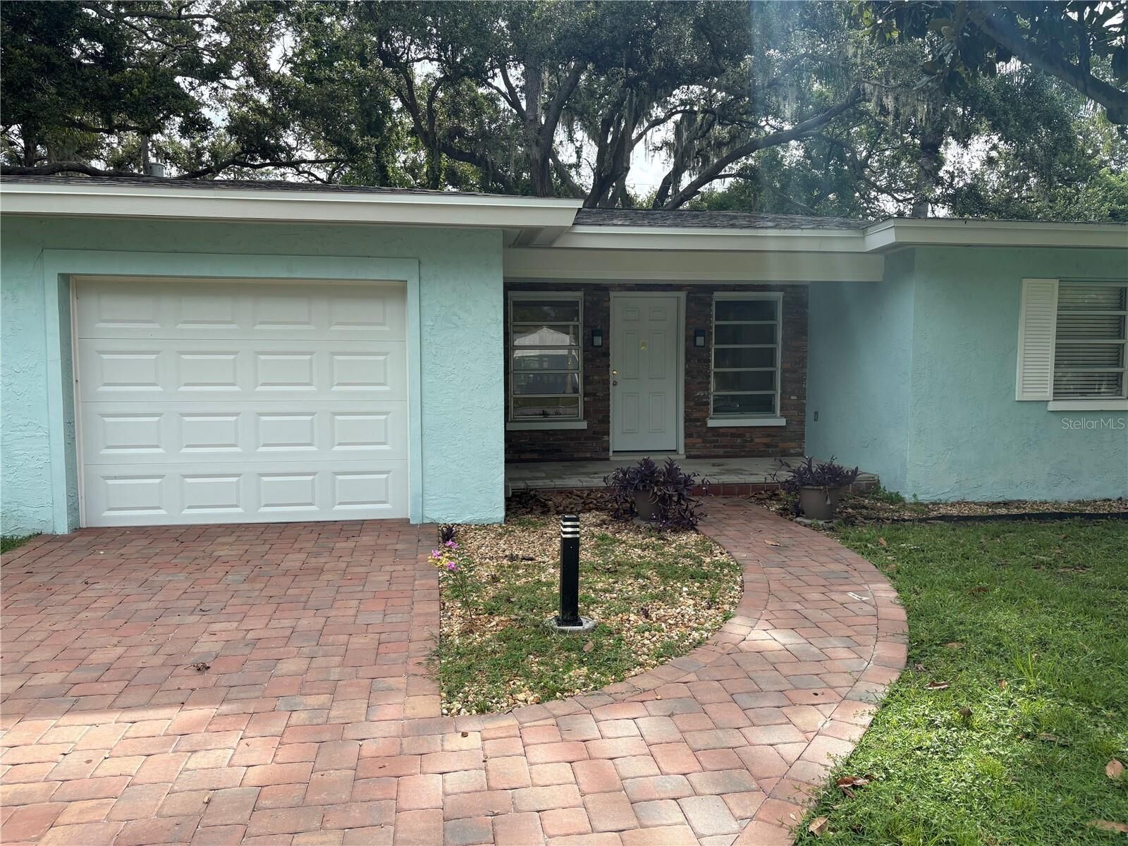Property Photo: 1669 Paloma Lane FL 34698