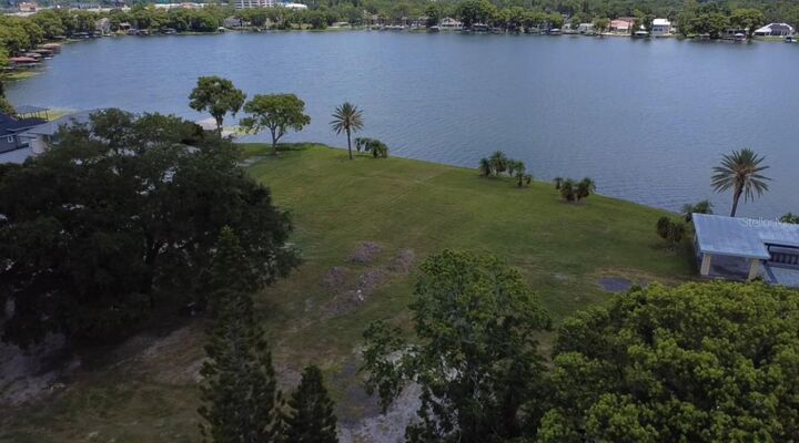 Property Photo: 2403 Euston Road FL 32789