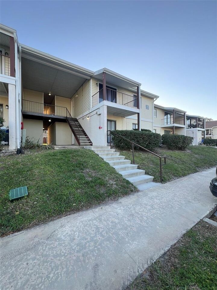 Property Photo: 306 Cherokee Court B FL 32701
