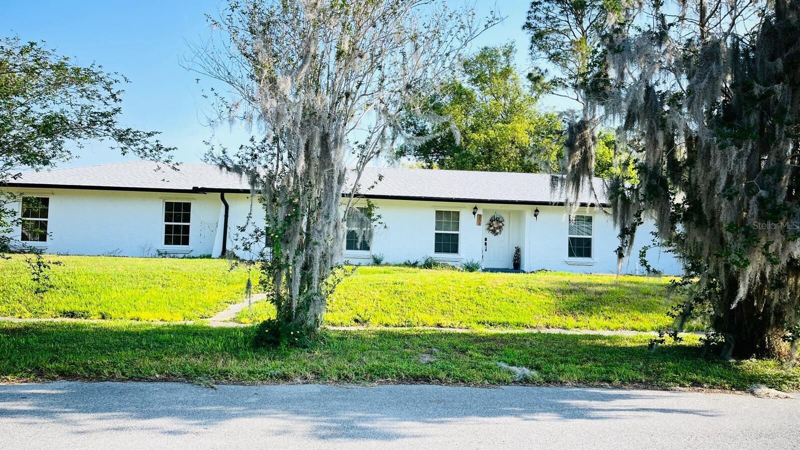 Property Photo: 251 Celery Circle FL 32765