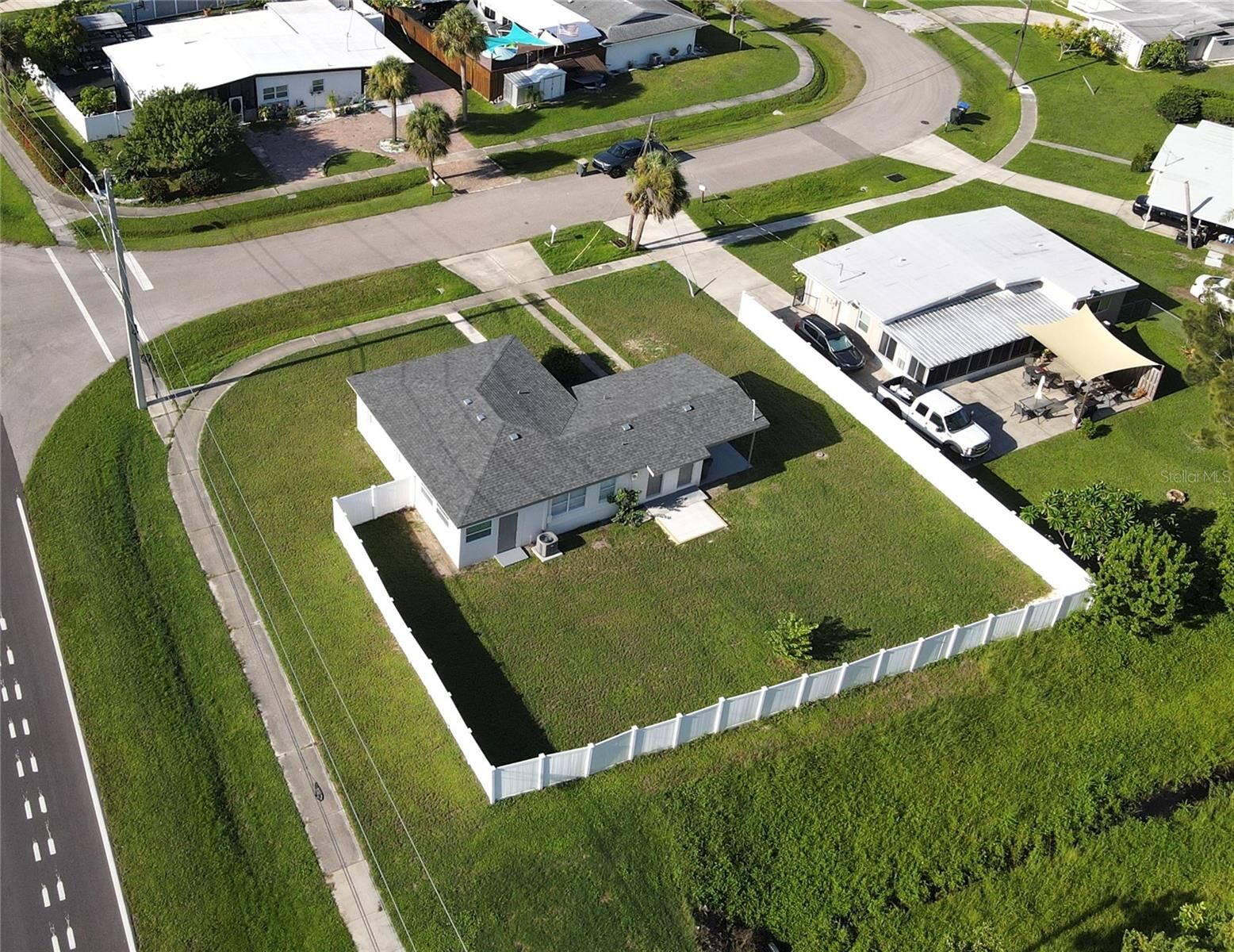 Property Photo: 6213 Sooner Street FL 34287