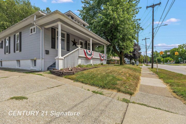 Property Photo:  1906 Brockway Road  MI 48602 