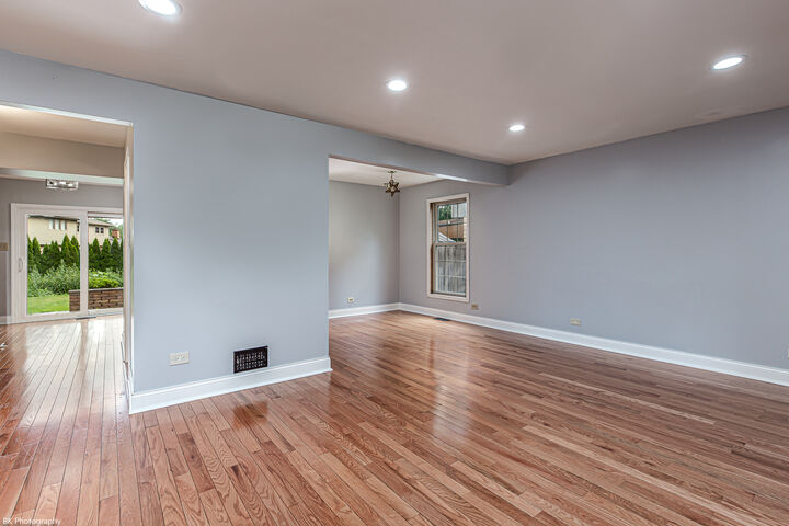 Property Photo:  7218 Sandy Lane  IL 60477 