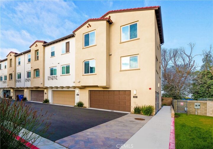 Property Photo:  2750 W 182nd Street 112  CA 90504 