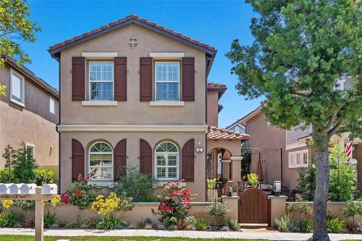 Property Photo: 6 Paverstone Lane CA 92694
