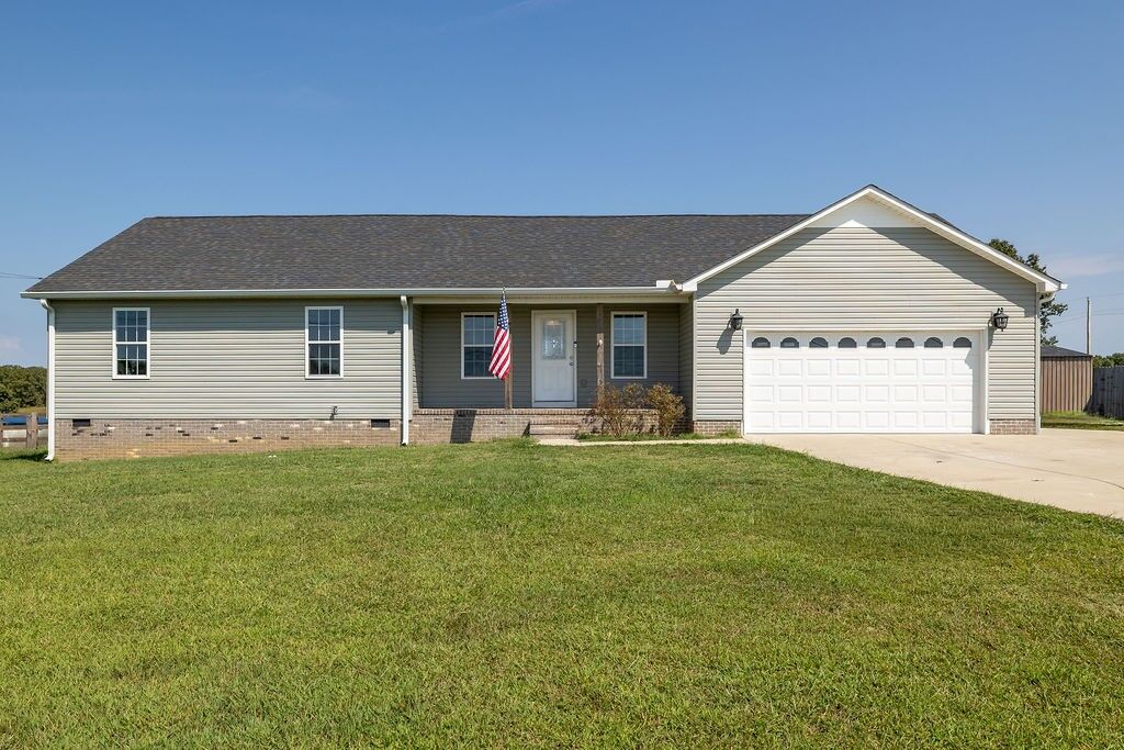 Property Photo:  460 Northpoint Dr  TN 38483 
