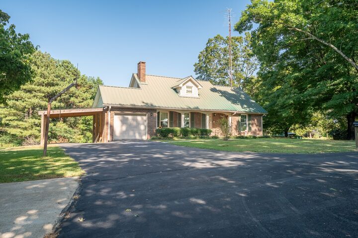 Property Photo: 995 Lexington Hwy TN 38469