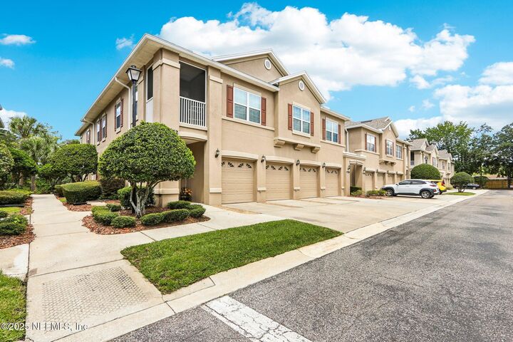 Property Photo: 9752 Summer Grove Way 112 FL 32257