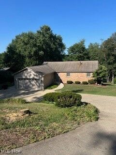 Property Photo: 47225 Tomahawk Drive OH 44441