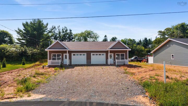 Property Photo: 9 Summer Hill Place NS B6L 0H1