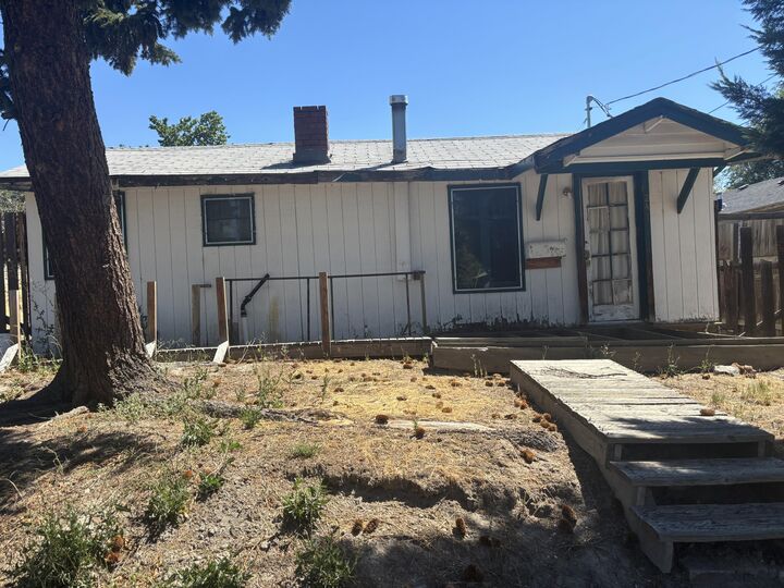 Property Photo:  241 Mortimer Street  OR 97601 