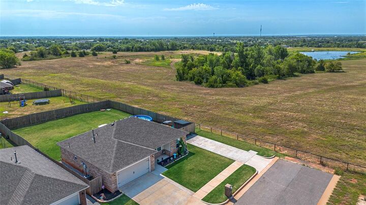 Property Photo:  9704 Emilee Grace Lane  OK 73160 
