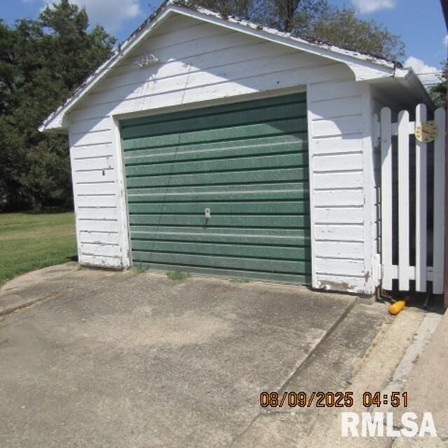 Property Photo: 1020 S Webster Street IL 62946