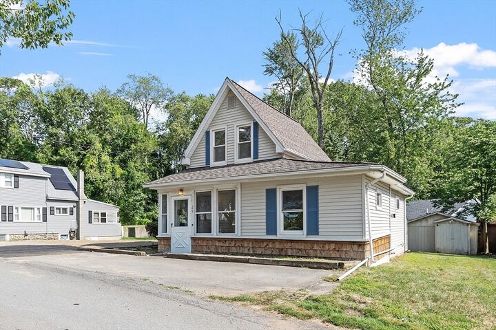 Property Photo:  29 Lakeview Ave  MA 01462 