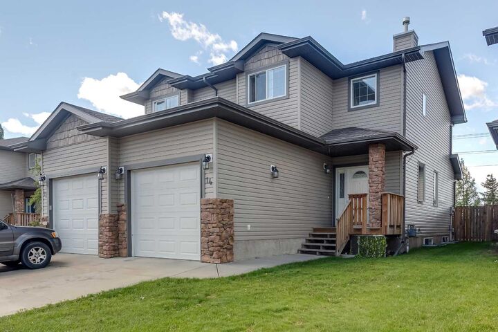 Property Photo:  14 Vold Close  AB T4R 0G4 