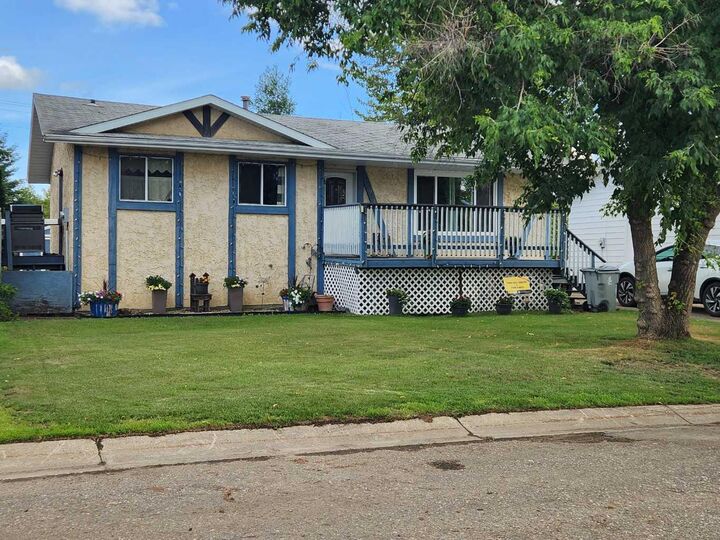 Property Photo: 5029-43street . AB T0G 1E0