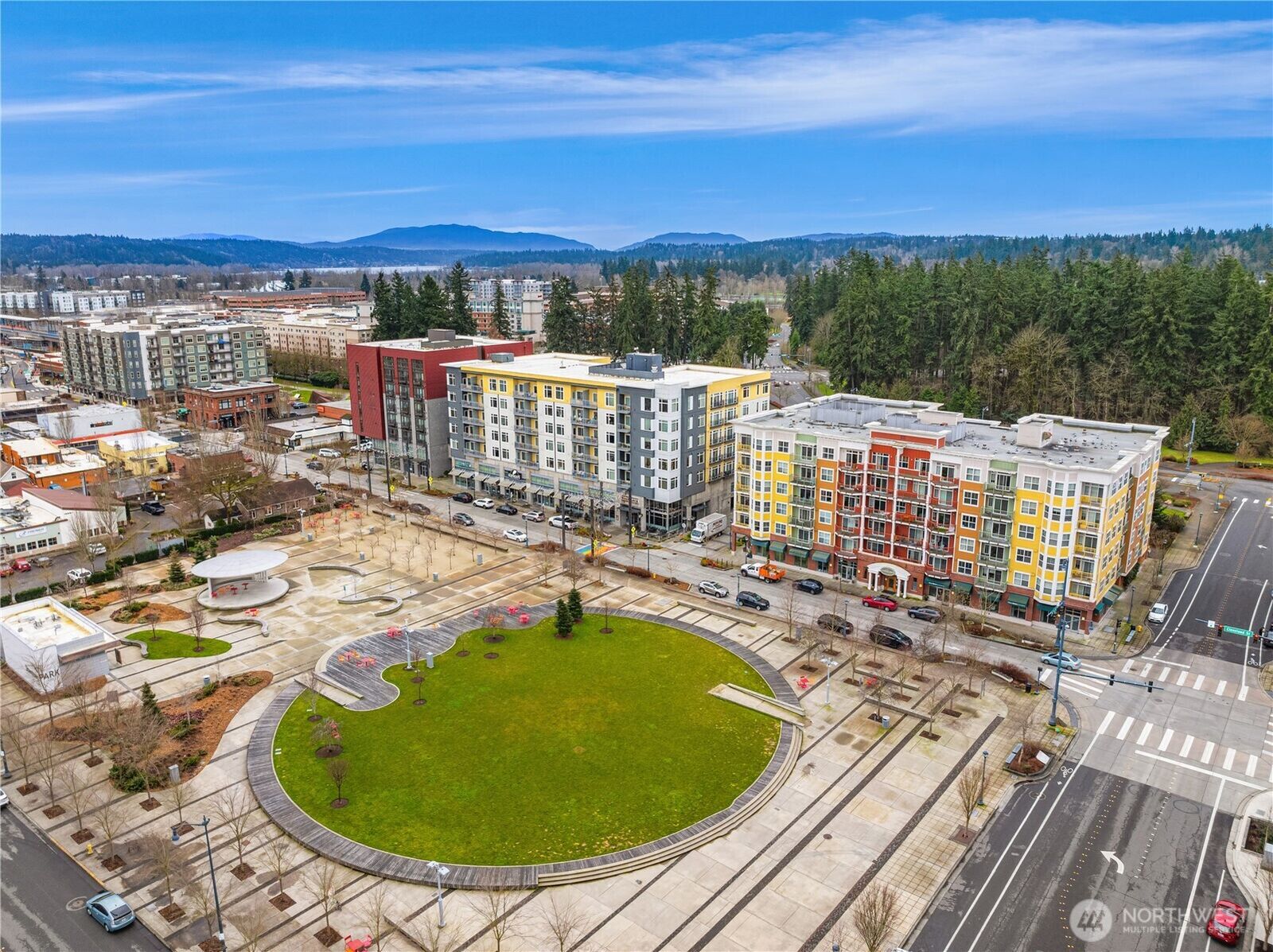 Property Photo: 16141 Cleveland Street 401 WA 98052