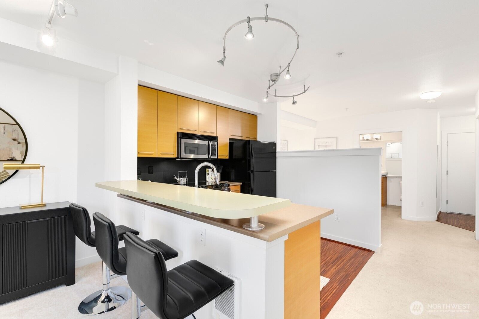 Property Photo: 1420 E Pine Street E307 WA 98122