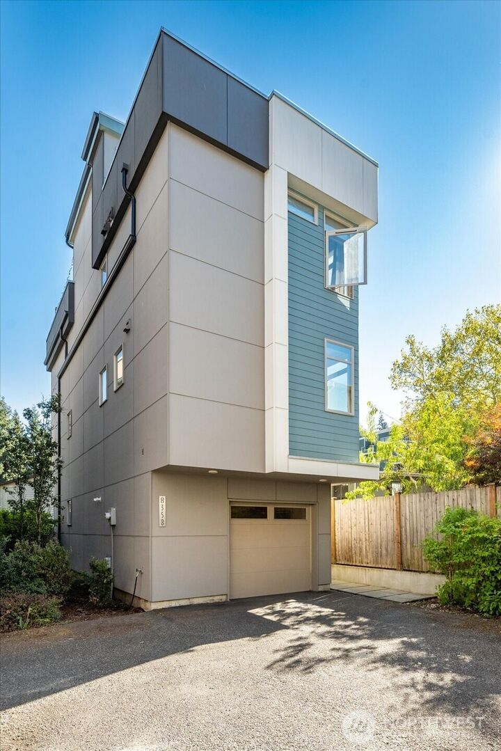 835 NW 97th Street B  Seattle WA 98117 photo