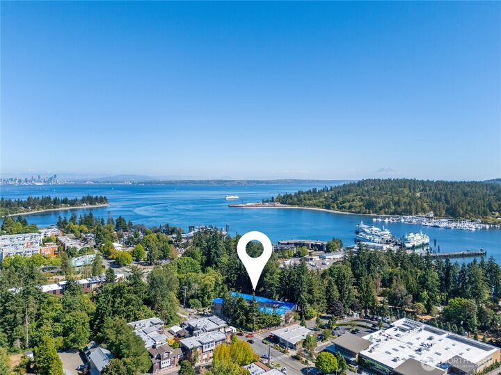 Property Photo:  465  Winslow Way E 108  WA 98110 